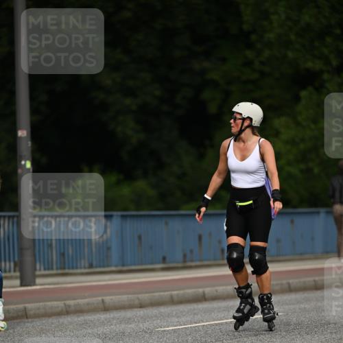 29.06.2025 - hella hamburg halbmarathon Dr. Thomas Lammeyer http://msf.ph/oto/8145808 29.06.2025 09:14:38 Kennedybrücke  meine-sportfotos.de