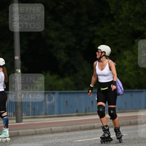 29.06.2025 - hella hamburg halbmarathon Dr. Thomas Lammeyer http://msf.ph/oto/8145812 29.06.2025 09:14:38 Kennedybrücke  meine-sportfotos.de