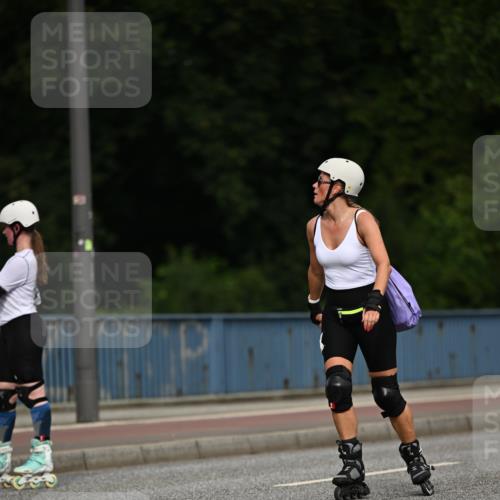 29.06.2025 - hella hamburg halbmarathon Dr. Thomas Lammeyer http://msf.ph/oto/8145814 29.06.2025 09:14:38 Kennedybrücke  meine-sportfotos.de