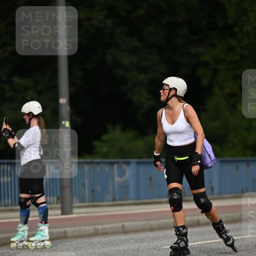 29.06.2025 - hella hamburg halbmarathon Dr. Thomas Lammeyer http://msf.ph/oto/8145819 29.06.2025 09:14:38 Kennedybrücke  meine-sportfotos.de