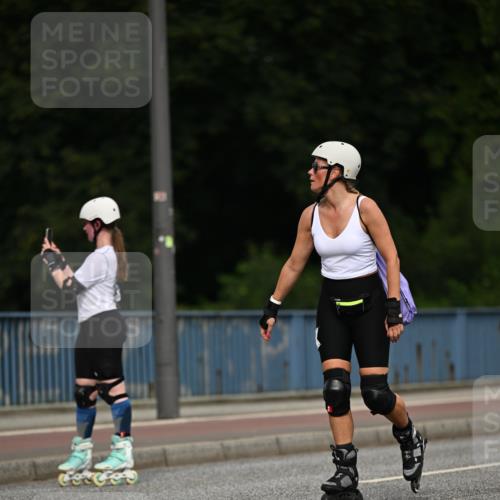 29.06.2025 - hella hamburg halbmarathon Dr. Thomas Lammeyer http://msf.ph/oto/8145821 29.06.2025 09:14:39 Kennedybrücke  meine-sportfotos.de