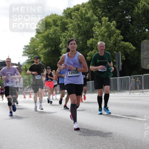 29.06.2025 - hella hamburg halbmarathon Jannik Wohlers http://msf.ph/oto/8145823 29.06.2025 10:10:34 Lombardsbrücke 1166, 1186, 1781, 2868, 4287, 5653, 7271, 7370, 8561, 9169, 9829, 12426, 12556, 12571, 12790, 12836, 13588, 13594, 14022, 14270, 15009, 15214, 16808, 17500 meine-sportfotos.de