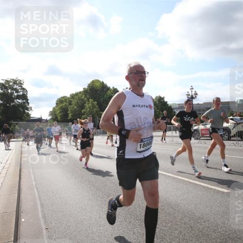 29.06.2025 - hella hamburg halbmarathon Jannik Wohlers http://msf.ph/oto/8145824 29.06.2025 09:58:34 Lombardsbrücke 1410, 1485, 1715, 1719, 1972, 3037, 3334, 3952, 5391, 6294, 6399, 6629, 6657, 7232, 7369, 7732, 8068, 8322, 8639, 8721, 8798, 9655, 9727, 9770, 9884, 10488, 11212, 11542, 11589, 11604, 11612, 11976, 12135, 12527, 13397, 13654, 13997, 14355, 14363, 14702, 15407, 15446, 15497, 15516, 16292, 16467, 17181, 17383, 17491, 17828, 18000, 18133, 18181, 18308, 18340, 18746, 18835, 19152 meine-sportfotos.de