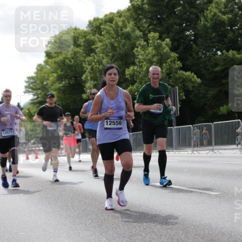 29.06.2025 - hella hamburg halbmarathon Jannik Wohlers http://msf.ph/oto/8145839 29.06.2025 10:10:34 Lombardsbrücke 1166, 1186, 1781, 2868, 4287, 5653, 7271, 7370, 8561, 9169, 9829, 12426, 12556, 12571, 12790, 12836, 13588, 13594, 14022, 14270, 15009, 15214, 16808, 17500 meine-sportfotos.de