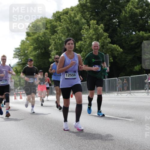 29.06.2025 - hella hamburg halbmarathon Jannik Wohlers http://msf.ph/oto/8145845 29.06.2025 10:10:35 Lombardsbrücke 1166, 1186, 1781, 2868, 4287, 5653, 7271, 7370, 8561, 9169, 9829, 12426, 12556, 12571, 12790, 12836, 13588, 13594, 14022, 14270, 15009, 15214, 16808, 17500 meine-sportfotos.de