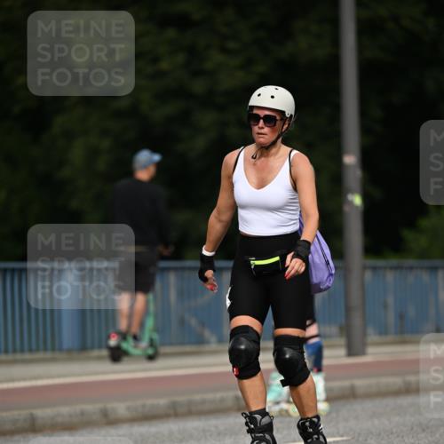 29.06.2025 - hella hamburg halbmarathon Dr. Thomas Lammeyer http://msf.ph/oto/8145846 29.06.2025 09:14:40 Kennedybrücke  meine-sportfotos.de