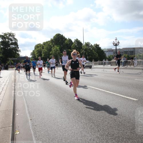 29.06.2025 - hella hamburg halbmarathon Jannik Wohlers http://msf.ph/oto/8145859 29.06.2025 09:58:35 Lombardsbrücke 1410, 1485, 1715, 1719, 1972, 2741, 2911, 3037, 3334, 5391, 6294, 6399, 6629, 7232, 7369, 7732, 8068, 8322, 8639, 8721, 8772, 8798, 9655, 9727, 9770, 9884, 10488, 11542, 11589, 11604, 11612, 11976, 12135, 12495, 12527, 13397, 13654, 13997, 14363, 14702, 15407, 15446, 15497, 15516, 16292, 16467, 17383, 17491, 17828, 18000, 18133, 18181, 18308, 18340, 18746, 18835, 19047, 19152 meine-sportfotos.de
