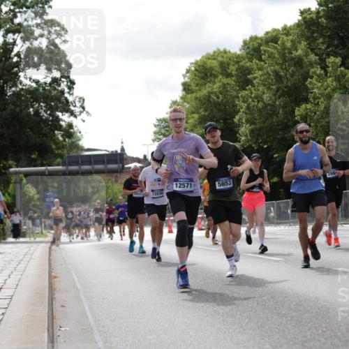 29.06.2025 - hella hamburg halbmarathon Jannik Wohlers http://msf.ph/oto/8145861 29.06.2025 10:10:35 Lombardsbrücke 1166, 1186, 1781, 2868, 4287, 5653, 7271, 7370, 8561, 9169, 9829, 12426, 12556, 12571, 12790, 12836, 13588, 13594, 14022, 14270, 15009, 15214, 16808, 17500 meine-sportfotos.de