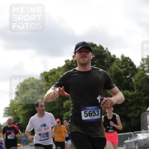29.06.2025 - hella hamburg halbmarathon Jannik Wohlers http://msf.ph/oto/8145954 29.06.2025 10:10:38 Lombardsbrücke 1166, 1781, 2868, 4287, 5653, 7271, 7370, 8561, 12426, 12556, 12571, 12790, 12836, 14022, 14270, 15009, 15214, 17142, 17500 meine-sportfotos.de