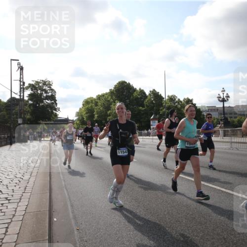 29.06.2025 - hella hamburg halbmarathon Jannik Wohlers http://msf.ph/oto/8145956 29.06.2025 09:58:40 Lombardsbrücke 1485, 1506, 1715, 1719, 1972, 2741, 2911, 3037, 3334, 3715, 4839, 5391, 5420, 6390, 6399, 6629, 7033, 7232, 7732, 7864, 8772, 8798, 9655, 9727, 9770, 9884, 10266, 10488, 11041, 11542, 11588, 11589, 11604, 11612, 12135, 12495, 12527, 13654, 13792, 13869, 13997, 15407, 15446, 15497, 15516, 15884, 16292, 16334, 16467, 17198, 17383, 17828, 18000, 18133, 18181, 18308, 18340, 18746, 18835, 19047, 19152 meine-sportfotos.de