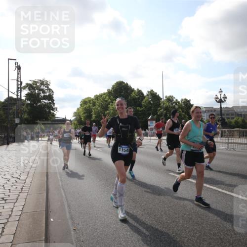 29.06.2025 - hella hamburg halbmarathon Jannik Wohlers http://msf.ph/oto/8145962 29.06.2025 09:58:40 Lombardsbrücke 1485, 1506, 1715, 1719, 1972, 2741, 2911, 3037, 3334, 3715, 4839, 5391, 5420, 6390, 6399, 6629, 7033, 7232, 7732, 7864, 8772, 8798, 9655, 9727, 9770, 9884, 10266, 10488, 11041, 11542, 11588, 11589, 11604, 11612, 12135, 12495, 12527, 13654, 13792, 13869, 13997, 15407, 15446, 15497, 15516, 15884, 16292, 16334, 16467, 17198, 17383, 17828, 18000, 18133, 18181, 18308, 18340, 18746, 18835, 19047, 19152 meine-sportfotos.de