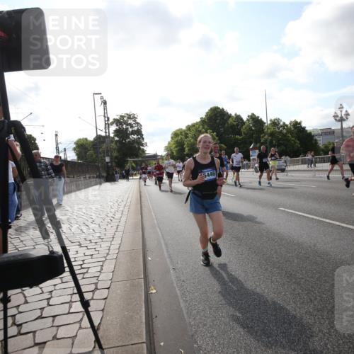 29.06.2025 - hella hamburg halbmarathon Jannik Wohlers http://msf.ph/oto/8145982 29.06.2025 09:58:42 Lombardsbrücke 1485, 1506, 1715, 1719, 1972, 2741, 2911, 3037, 3715, 4839, 5391, 5420, 5492, 6390, 6399, 6629, 7033, 7232, 7864, 8509, 8772, 8798, 9655, 9884, 10266, 10488, 10519, 11041, 11068, 11542, 11588, 11589, 11604, 11612, 11689, 12135, 12495, 12527, 12949, 13792, 13869, 15156, 15407, 15446, 15516, 15856, 15884, 16292, 16334, 16467, 17198, 17383, 17828, 18000, 18133, 18181, 18308, 18340, 18746, 18835, 19047, 19152 meine-sportfotos.de