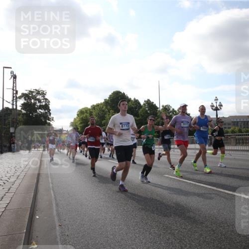 29.06.2025 - hella hamburg halbmarathon Jannik Wohlers http://msf.ph/oto/8146004 29.06.2025 09:58:44 Lombardsbrücke 1506, 1715, 1719, 1972, 2741, 2911, 3037, 3715, 4467, 4839, 5391, 5420, 5492, 6390, 6399, 6629, 7033, 7130, 7232, 7864, 8509, 8772, 8798, 9655, 9884, 10266, 10488, 10519, 11041, 11068, 11542, 11588, 11589, 11604, 11612, 11689, 12014, 12406, 12495, 12527, 12949, 13792, 13869, 15156, 15407, 15446, 15516, 15856, 15884, 16334, 16467, 17198, 17383, 17828, 18000, 18133, 18181, 18308, 18340, 18746, 18835, 19047, 19152 meine-sportfotos.de