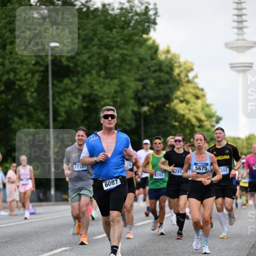 29.06.2025 - hella hamburg halbmarathon Dr. Thomas Lammeyer http://msf.ph/oto/8146009 29.06.2025 10:05:32 Kennedybrücke 1526, 1653, 1722, 2091, 2167, 2490, 2806, 2936, 2957, 3425, 3663, 3976, 4068, 4319, 4322, 4370, 5675, 6087, 6281, 0000, 6302, 6921, 6924, 7287, 7658, 7846, 8030, 8046, 8392, 8578, 8632, 8822, 9124, 9932, 10074, 10281, 10301, 10383, 10576, 10915, 11043 meine-sportfotos.de