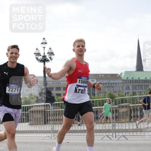29.06.2025 - hella hamburg halbmarathon Jannik Wohlers http://msf.ph/oto/8146024 29.06.2025 10:10:42 Lombardsbrücke 1166, 1781, 2868, 4287, 5254, 5653, 7271, 7370, 8171, 8561, 10196, 11149, 12556, 12571, 12790, 12836, 14022, 14270, 15009, 15252, 15908, 17142, 17500, 19241 meine-sportfotos.de