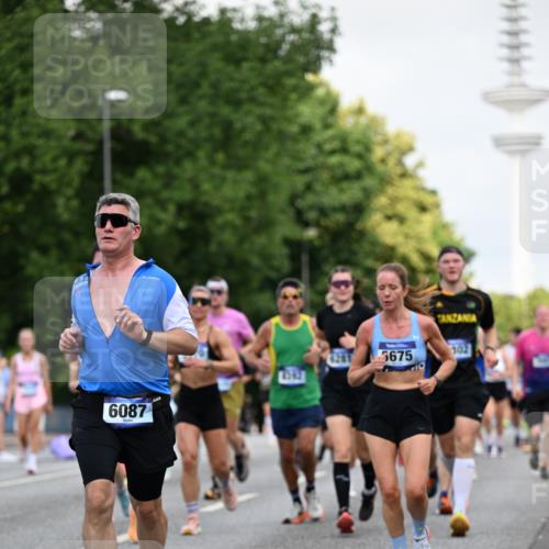 29.06.2025 - hella hamburg halbmarathon Dr. Thomas Lammeyer http://msf.ph/oto/8146036 29.06.2025 10:05:33 Kennedybrücke 1526, 1653, 1722, 1724, 2091, 2167, 2490, 2806, 2936, 2957, 3425, 3663, 3976, 4319, 4322, 4370, 5675, 6087, 6281, 0000, 6302, 6921, 6924, 7287, 7658, 7846, 8030, 8046, 8191, 8392, 8578, 8632, 8822, 9932, 10074, 10281, 10301, 10576, 10915, 11043 meine-sportfotos.de