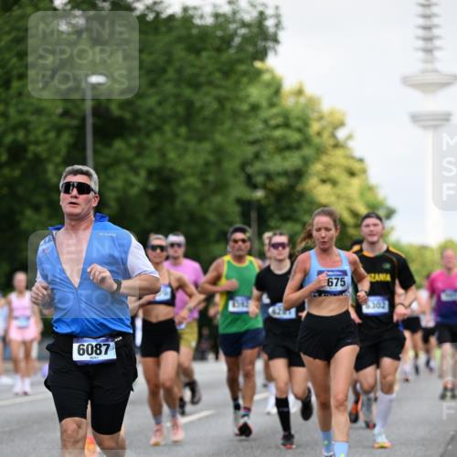 29.06.2025 - hella hamburg halbmarathon Dr. Thomas Lammeyer http://msf.ph/oto/8146041 29.06.2025 10:05:33 Kennedybrücke 1526, 1653, 1722, 1724, 2091, 2167, 2490, 2806, 2936, 2957, 3425, 3663, 3976, 4319, 4322, 4370, 5675, 6087, 6281, 0000, 6302, 6921, 6924, 7287, 7658, 7846, 8030, 8046, 8191, 8392, 8578, 8632, 8822, 9932, 10074, 10281, 10301, 10576, 10915, 11043 meine-sportfotos.de