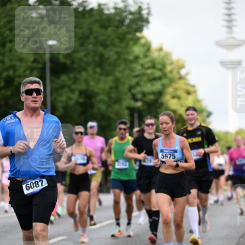 29.06.2025 - hella hamburg halbmarathon Dr. Thomas Lammeyer http://msf.ph/oto/8146049 29.06.2025 10:05:33 Kennedybrücke 1526, 1653, 1722, 1724, 2091, 2167, 2490, 2806, 2936, 2957, 3425, 3663, 3976, 4319, 4322, 4370, 5675, 6087, 6281, 0000, 6302, 6921, 6924, 7287, 7658, 7846, 8030, 8046, 8191, 8392, 8578, 8632, 8822, 9932, 10074, 10281, 10301, 10576, 10915, 11043 meine-sportfotos.de