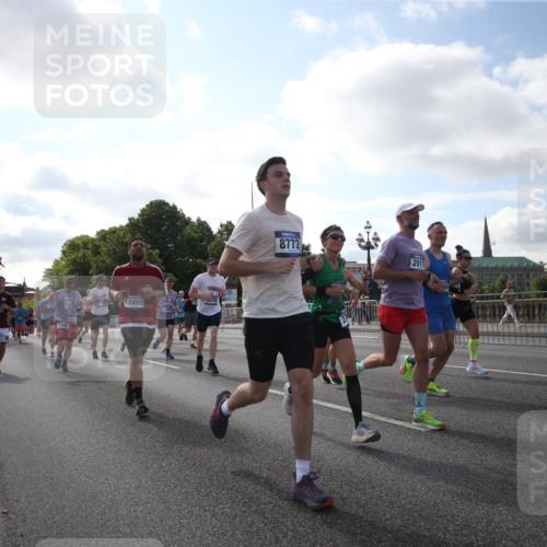 29.06.2025 - hella hamburg halbmarathon Jannik Wohlers http://msf.ph/oto/8146053 29.06.2025 09:58:45 Lombardsbrücke 1506, 1715, 1719, 1972, 2741, 2911, 3037, 3715, 4467, 4839, 5391, 5420, 5457, 5458, 5492, 6390, 6399, 7033, 7129, 7130, 7232, 7864, 8509, 8772, 8798, 9655, 9884, 10266, 10519, 11041, 11068, 11542, 11588, 11589, 11604, 11689, 12014, 12186, 12406, 12495, 12527, 12949, 13792, 13869, 15156, 15407, 15446, 15516, 15686, 15856, 15884, 16334, 16467, 17198, 17383, 17828, 18000, 18133, 18181, 18308, 18340, 18746, 18835, 19047 meine-sportfotos.de