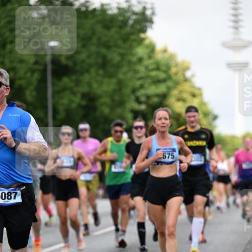 29.06.2025 - hella hamburg halbmarathon Dr. Thomas Lammeyer http://msf.ph/oto/8146067 29.06.2025 10:05:33 Kennedybrücke 1526, 1653, 1722, 1724, 2091, 2167, 2490, 2806, 2936, 2957, 3425, 3663, 3976, 4319, 4322, 4370, 5675, 6087, 6281, 0000, 6302, 6921, 6924, 7287, 7658, 7846, 8030, 8046, 8191, 8392, 8578, 8632, 8822, 9932, 10074, 10281, 10301, 10576, 10915, 11043 meine-sportfotos.de