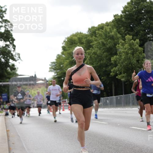 29.06.2025 - hella hamburg halbmarathon Jannik Wohlers http://msf.ph/oto/8146072 29.06.2025 10:10:45 Lombardsbrücke 1723, 2868, 3837, 4287, 5254, 5653, 7271, 7370, 8171, 8206, 8207, 8561, 9119, 10196, 11149, 12556, 12571, 12790, 12836, 13603, 14022, 14149, 15009, 15252, 15908, 16383, 17142, 17500, 19241 meine-sportfotos.de