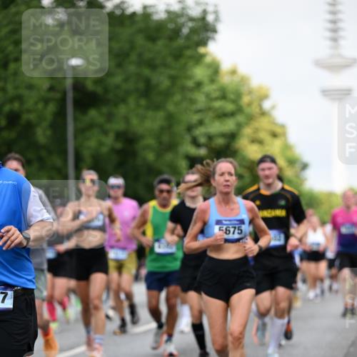 29.06.2025 - hella hamburg halbmarathon Dr. Thomas Lammeyer http://msf.ph/oto/8146073 29.06.2025 10:05:34 Kennedybrücke 1526, 1653, 1722, 1724, 2091, 2167, 2490, 2806, 2936, 2957, 3425, 3663, 3976, 4319, 4322, 4370, 5675, 6087, 6281, 0000, 6302, 6921, 6924, 7287, 7658, 7846, 8030, 8046, 8191, 8392, 8578, 8632, 8822, 8926, 10074, 10281, 10301, 10576, 10915, 11043 meine-sportfotos.de