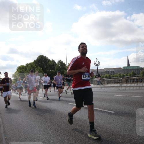 29.06.2025 - hella hamburg halbmarathon Jannik Wohlers http://msf.ph/oto/8146101 29.06.2025 09:58:46 Lombardsbrücke 1506, 1715, 1719, 1972, 2741, 2911, 3037, 3715, 4467, 4839, 5391, 5420, 5457, 5458, 5492, 5866, 6390, 6399, 7033, 7129, 7130, 7232, 7864, 8509, 8772, 8798, 9884, 10266, 10519, 11041, 11068, 11542, 11588, 11589, 11604, 11689, 12014, 12186, 12406, 12495, 12527, 12949, 13792, 13869, 15156, 15407, 15446, 15686, 15856, 15884, 16334, 16467, 16868, 17198, 17383, 18133, 18181, 18308, 18340, 18746, 18835, 19047 meine-sportfotos.de