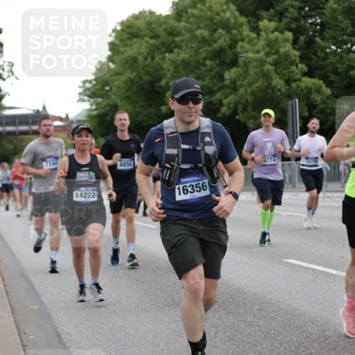 29.06.2025 - hella hamburg halbmarathon Jannik Wohlers http://msf.ph/oto/8146109 29.06.2025 10:47:30 Lombardsbrücke 1246, 1392, 1618, 1639, 1926, 2163, 2197, 2491, 2545, 2790, 3049, 4856, 5886, 7240, 7427, 7916, 8077, 8310, 8774, 9356, 9696, 9697, 10658, 10777, 10794, 11909, 11923, 12157, 12412, 12431, 12432, 12480, 12582, 13399, 14222, 14800, 15030, 15357, 15541, 15688, 15730, 16356, 17562, 17563, 18262, 18352, 19062, 19101 meine-sportfotos.de