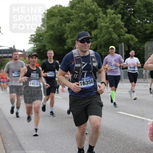 29.06.2025 - hella hamburg halbmarathon Jannik Wohlers http://msf.ph/oto/8146128 29.06.2025 10:47:30 Lombardsbrücke 1246, 1392, 1618, 1639, 1926, 2163, 2197, 2491, 2545, 2790, 3049, 4856, 5886, 7240, 7427, 7916, 8077, 8310, 8774, 9356, 9696, 9697, 10658, 10777, 10794, 11909, 11923, 12157, 12412, 12431, 12432, 12480, 12582, 13399, 14222, 14800, 15030, 15357, 15541, 15688, 15730, 16356, 17562, 17563, 18262, 18352, 19062, 19101 meine-sportfotos.de