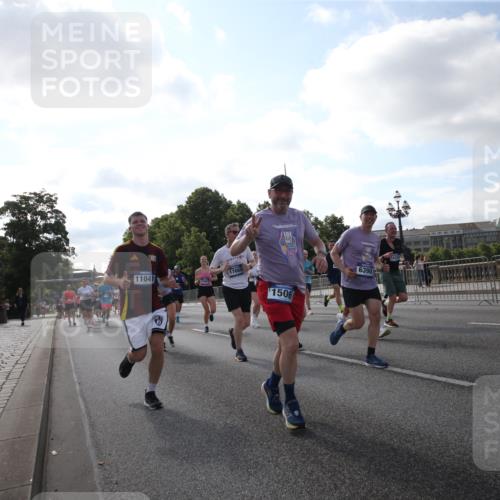 29.06.2025 - hella hamburg halbmarathon Jannik Wohlers http://msf.ph/oto/8146135 29.06.2025 09:58:47 Lombardsbrücke 1506, 1715, 1719, 1972, 2741, 2911, 3037, 3112, 3715, 4467, 4839, 5391, 5420, 5457, 5458, 5492, 5866, 6390, 6399, 7033, 7129, 7130, 7232, 7395, 7864, 8509, 8772, 8798, 9884, 10266, 10519, 11041, 11068, 11542, 11588, 11589, 11604, 11625, 11689, 12014, 12186, 12406, 12495, 12527, 12949, 13792, 13869, 15156, 15407, 15446, 15686, 15856, 15884, 16334, 16467, 16868, 17198, 17383, 18133, 18181, 18746, 18835, 19047 meine-sportfotos.de