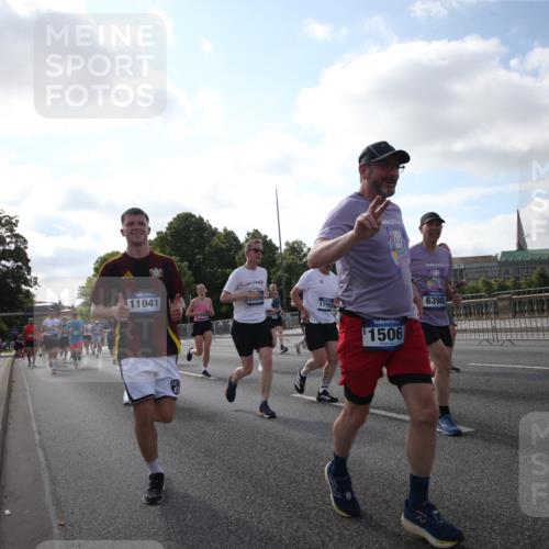 29.06.2025 - hella hamburg halbmarathon Jannik Wohlers http://msf.ph/oto/8146155 29.06.2025 09:58:47 Lombardsbrücke 1506, 1715, 1719, 1972, 2741, 2911, 3037, 3112, 3715, 4467, 4839, 5391, 5420, 5457, 5458, 5492, 5866, 6390, 6399, 7033, 7129, 7130, 7232, 7395, 7864, 8509, 8772, 8798, 9884, 10266, 10519, 11041, 11068, 11542, 11588, 11589, 11604, 11625, 11689, 12014, 12186, 12406, 12495, 12527, 12949, 13792, 13869, 15156, 15407, 15446, 15686, 15856, 15884, 16334, 16467, 16868, 17198, 17383, 18133, 18181, 18746, 18835, 19047 meine-sportfotos.de