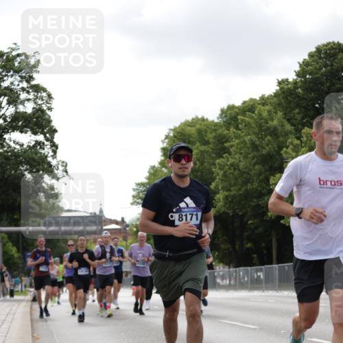 29.06.2025 - hella hamburg halbmarathon Jannik Wohlers http://msf.ph/oto/8146172 29.06.2025 10:10:49 Lombardsbrücke 1723, 2868, 3837, 4287, 5254, 5653, 7271, 8171, 8206, 8207, 8368, 8561, 9119, 10196, 11149, 12286, 12571, 12836, 13603, 14022, 14149, 15009, 15252, 15908, 16383, 17142, 17500, 17787, 19172, 19241 meine-sportfotos.de