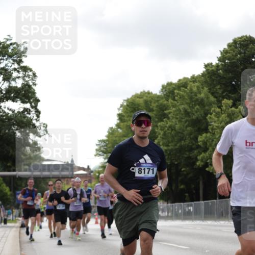 29.06.2025 - hella hamburg halbmarathon Jannik Wohlers http://msf.ph/oto/8146189 29.06.2025 10:10:49 Lombardsbrücke 1723, 2868, 3837, 4287, 5254, 5653, 7271, 8171, 8206, 8207, 8368, 8561, 9119, 10196, 11149, 12286, 12571, 12836, 13603, 14022, 14149, 15009, 15252, 15908, 16383, 17142, 17500, 17787, 19172, 19241 meine-sportfotos.de
