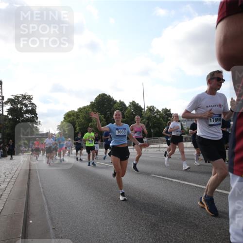 29.06.2025 - hella hamburg halbmarathon Jannik Wohlers http://msf.ph/oto/8146192 29.06.2025 09:58:48 Lombardsbrücke 1506, 1715, 1719, 1972, 2741, 2911, 3037, 3112, 3715, 4467, 4839, 5391, 5420, 5457, 5458, 5492, 5866, 6390, 6399, 6416, 7033, 7037, 7129, 7130, 7232, 7395, 7864, 8509, 8772, 8798, 9884, 10266, 10519, 11041, 11068, 11542, 11588, 11589, 11604, 11625, 11689, 12014, 12186, 12406, 12495, 12527, 12949, 13792, 13869, 15000, 15156, 15407, 15446, 15686, 15856, 15884, 16334, 16467, 16868, 17198, 17383, 18133, 18746, 18835, 19047 meine-sportfotos.de