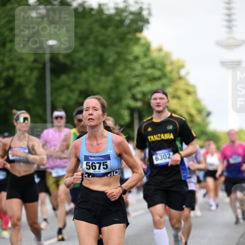 29.06.2025 - hella hamburg halbmarathon Dr. Thomas Lammeyer http://msf.ph/oto/8146193 29.06.2025 10:05:35 Kennedybrücke 1526, 1653, 1722, 1724, 2091, 2167, 2490, 2806, 2936, 2957, 3425, 3663, 3976, 4319, 4322, 4370, 5675, 6087, 6281, 0000, 6302, 6921, 6924, 7287, 7658, 7846, 8030, 8046, 8191, 8392, 8578, 8632, 8822, 8926, 10074, 10281, 10301, 10576, 10915, 11043 meine-sportfotos.de