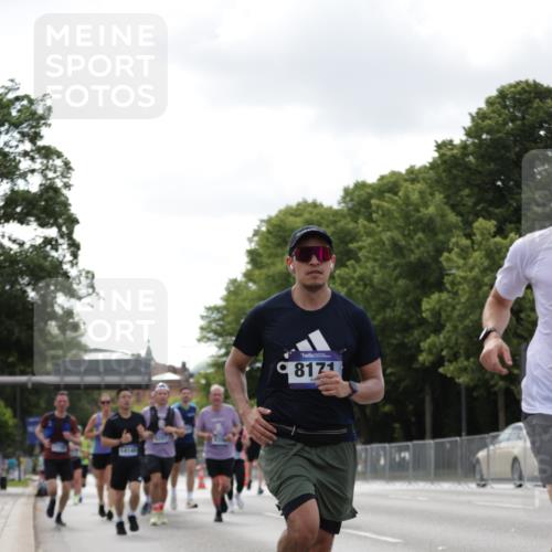 29.06.2025 - hella hamburg halbmarathon Jannik Wohlers http://msf.ph/oto/8146200 29.06.2025 10:10:49 Lombardsbrücke 1723, 2868, 3837, 4287, 5254, 5653, 7271, 8171, 8206, 8207, 8368, 8561, 9119, 10196, 11149, 12286, 12571, 12836, 13603, 14022, 14149, 15009, 15252, 15908, 16383, 17142, 17500, 17787, 19172, 19241 meine-sportfotos.de