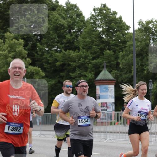 29.06.2025 - hella hamburg halbmarathon Jannik Wohlers http://msf.ph/oto/8146206 29.06.2025 10:47:36 Lombardsbrücke 1174, 1175, 1246, 1392, 1618, 1701, 2163, 2197, 2491, 2545, 2650, 3049, 3468, 4327, 4856, 5886, 7240, 7393, 7394, 7427, 7916, 8077, 8310, 8521, 8774, 9356, 9696, 9697, 10658, 10777, 10794, 11548, 11781, 11923, 12157, 12412, 12480, 12582, 14222, 14800, 15357, 15541, 15688, 15730, 16356, 16722, 17325, 17339, 17562, 17563, 17957, 18001, 18262, 18352, 18480, 19062, 19101 meine-sportfotos.de