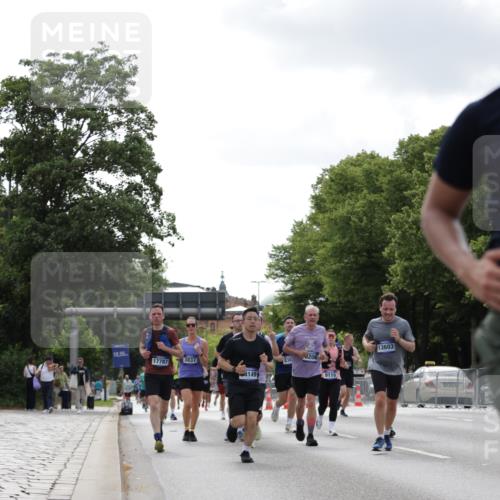 29.06.2025 - hella hamburg halbmarathon Jannik Wohlers http://msf.ph/oto/8146214 29.06.2025 10:10:50 Lombardsbrücke 1723, 2868, 3837, 4287, 5254, 5653, 7271, 8171, 8206, 8207, 8368, 8561, 9119, 10196, 11149, 12286, 12571, 12836, 13603, 14022, 14149, 15009, 15252, 15908, 16383, 17142, 17500, 17787, 19172, 19241 meine-sportfotos.de