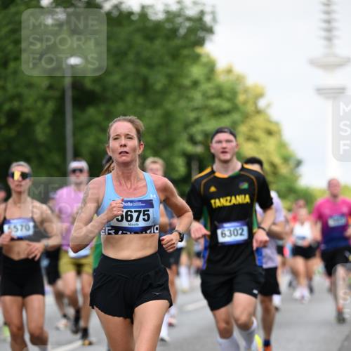 29.06.2025 - hella hamburg halbmarathon Dr. Thomas Lammeyer http://msf.ph/oto/8146225 29.06.2025 10:05:35 Kennedybrücke 1526, 1653, 1722, 1724, 2091, 2167, 2490, 2806, 2936, 2957, 3425, 3663, 3976, 4319, 4322, 4370, 5675, 6087, 6281, 0000, 6302, 6921, 6924, 7287, 7658, 7846, 8030, 8046, 8191, 8392, 8578, 8632, 8822, 8926, 10074, 10281, 10301, 10576, 10915, 11043 meine-sportfotos.de
