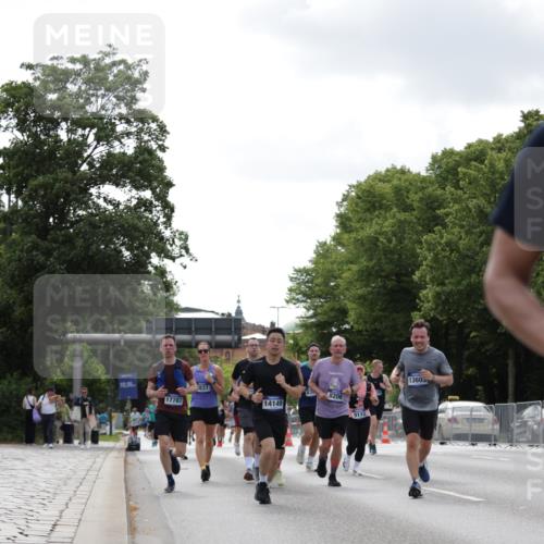 29.06.2025 - hella hamburg halbmarathon Jannik Wohlers http://msf.ph/oto/8146227 29.06.2025 10:10:50 Lombardsbrücke 1723, 2868, 3837, 4287, 5254, 5653, 7271, 8171, 8206, 8207, 8368, 8561, 9119, 10196, 11149, 12286, 12571, 12836, 13603, 14022, 14149, 15009, 15252, 15908, 16383, 17142, 17500, 17787, 19172, 19241 meine-sportfotos.de