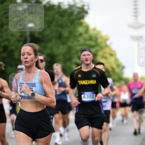 29.06.2025 - hella hamburg halbmarathon Dr. Thomas Lammeyer http://msf.ph/oto/8146244 29.06.2025 10:05:35 Kennedybrücke 1526, 1653, 1722, 1724, 2091, 2167, 2490, 2806, 2936, 2957, 3425, 3663, 3976, 4319, 4322, 4370, 5675, 6087, 6281, 0000, 6302, 6921, 6924, 7287, 7658, 7846, 8030, 8046, 8191, 8392, 8578, 8632, 8822, 8926, 10074, 10281, 10301, 10576, 10915, 11043 meine-sportfotos.de