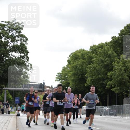 29.06.2025 - hella hamburg halbmarathon Jannik Wohlers http://msf.ph/oto/8146246 29.06.2025 10:10:51 Lombardsbrücke 1723, 2868, 3837, 5254, 5653, 7271, 8171, 8206, 8207, 8368, 8561, 9119, 10196, 10372, 11149, 11755, 12286, 12571, 12836, 13603, 14022, 14149, 15009, 15252, 15908, 16383, 17142, 17500, 17787, 18382, 19172, 19241 meine-sportfotos.de