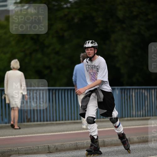 29.06.2025 - hella hamburg halbmarathon Dr. Thomas Lammeyer http://msf.ph/oto/8146257 29.06.2025 09:16:41 Kennedybrücke  meine-sportfotos.de