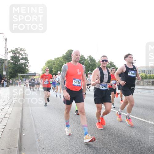 29.06.2025 - hella hamburg halbmarathon Jannik Wohlers http://msf.ph/oto/8146266 29.06.2025 09:58:57 Lombardsbrücke 1319, 1366, 1506, 1595, 1642, 2282, 2630, 3112, 3715, 4467, 4839, 5299, 5420, 5457, 5458, 5465, 5492, 5866, 6390, 6414, 6415, 6416, 7033, 7037, 7129, 7130, 7395, 7833, 7864, 8509, 8542, 8652, 8929, 9903, 9922, 10020, 10266, 10518, 10519, 11041, 11068, 11588, 11625, 11689, 12014, 12186, 12406, 12446, 12544, 12778, 12910, 12912, 12949, 13792, 13869, 13912, 15000, 15156, 15197, 15408, 15441, 15686, 15856, 15884, 16189, 16334, 16574, 16679, 16868, 17045, 17198, 17455 meine-sportfotos.de