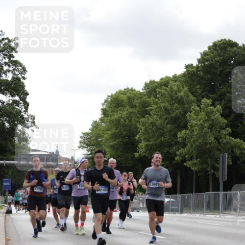 29.06.2025 - hella hamburg halbmarathon Jannik Wohlers http://msf.ph/oto/8146280 29.06.2025 10:10:51 Lombardsbrücke 1723, 2868, 3837, 5254, 5653, 7271, 8171, 8206, 8207, 8368, 8561, 9119, 10196, 10372, 11149, 11755, 12286, 12571, 12836, 13603, 14022, 14149, 15009, 15252, 15908, 16383, 17142, 17500, 17787, 18382, 19172, 19241 meine-sportfotos.de