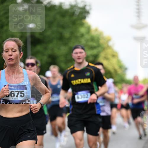 29.06.2025 - hella hamburg halbmarathon Dr. Thomas Lammeyer http://msf.ph/oto/8146292 29.06.2025 10:05:35 Kennedybrücke 1526, 1653, 1722, 1724, 2091, 2167, 2490, 2806, 2936, 2957, 3425, 3663, 3976, 4319, 4322, 4370, 5675, 6087, 6281, 0000, 6302, 6921, 6924, 7287, 7658, 7846, 8030, 8046, 8191, 8392, 8578, 8632, 8822, 8926, 10074, 10281, 10301, 10576, 10915, 11043 meine-sportfotos.de