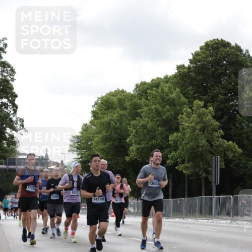 29.06.2025 - hella hamburg halbmarathon Jannik Wohlers http://msf.ph/oto/8146296 29.06.2025 10:10:51 Lombardsbrücke 1723, 2868, 3837, 5254, 5653, 7271, 8171, 8206, 8207, 8368, 8561, 9119, 10196, 10372, 11149, 11755, 12286, 12571, 12836, 13603, 14022, 14149, 15009, 15252, 15908, 16383, 17142, 17500, 17787, 18382, 19172, 19241 meine-sportfotos.de