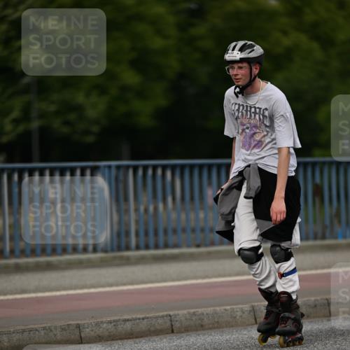 29.06.2025 - hella hamburg halbmarathon Dr. Thomas Lammeyer http://msf.ph/oto/8146300 29.06.2025 09:16:42 Kennedybrücke  meine-sportfotos.de