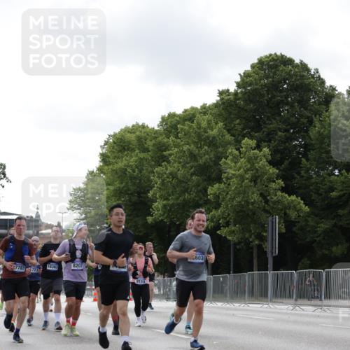 29.06.2025 - hella hamburg halbmarathon Jannik Wohlers http://msf.ph/oto/8146303 29.06.2025 10:10:52 Lombardsbrücke 1723, 2868, 3837, 5254, 7271, 8171, 8206, 8207, 8368, 8561, 9119, 10196, 10372, 11149, 11755, 12286, 12836, 13603, 14022, 14149, 15009, 15252, 15908, 16383, 17142, 17500, 17787, 18382, 19172, 19241 meine-sportfotos.de