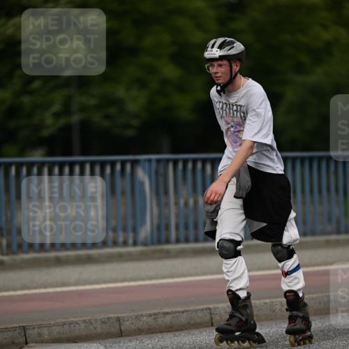 29.06.2025 - hella hamburg halbmarathon Dr. Thomas Lammeyer http://msf.ph/oto/8146310 29.06.2025 09:16:42 Kennedybrücke  meine-sportfotos.de